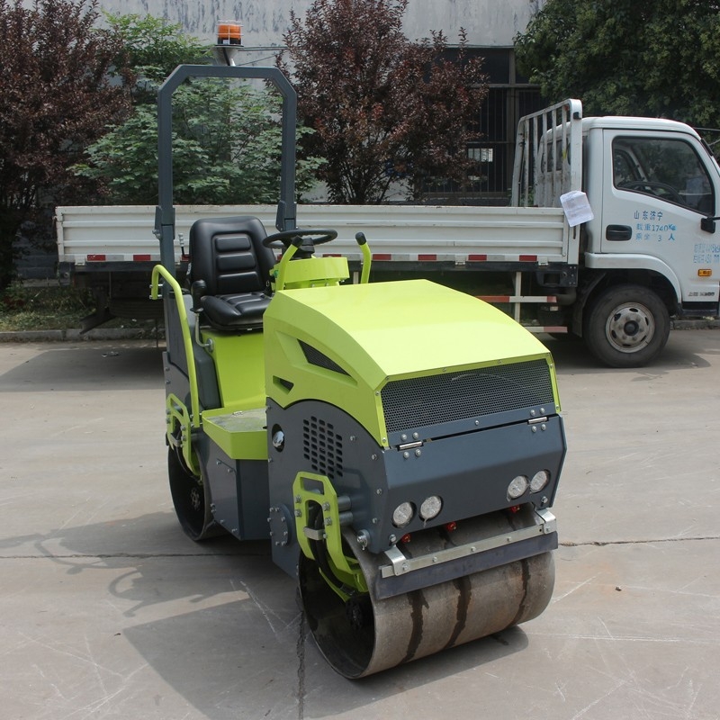 振動(dòng)異常的小型壓路機(jī)，大概率是振動(dòng)軸承出現(xiàn)了問(wèn)題